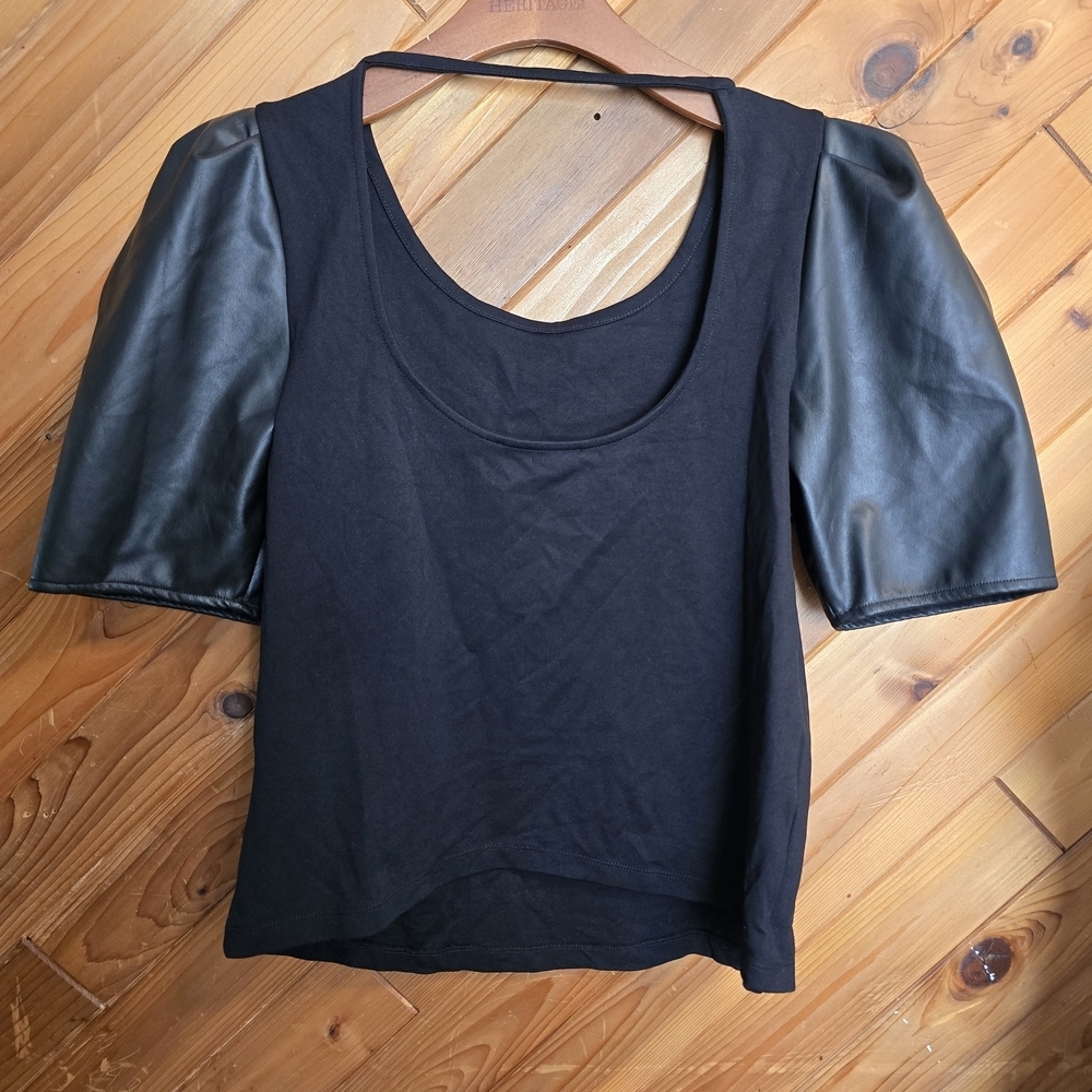 Anthropologie Black Faux Leather Sleeve Top Size Medium - Picture 4 of 5
